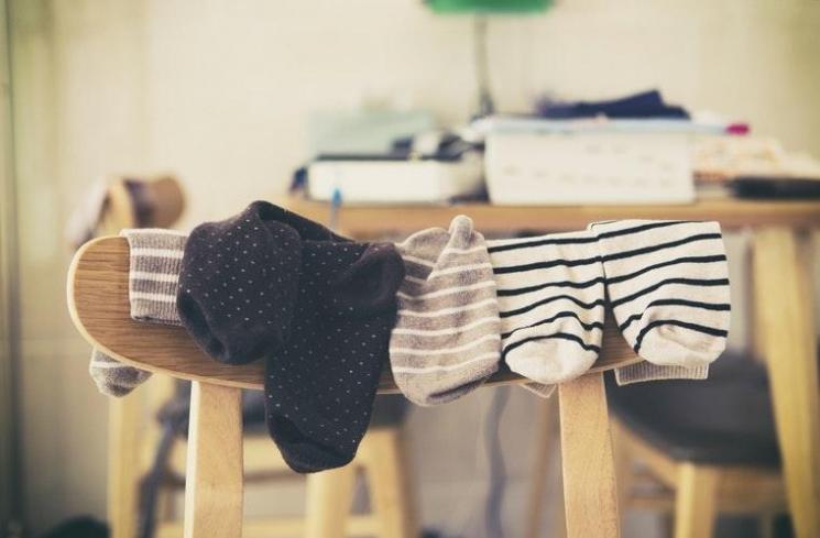 Ilustrasi kaus kaki. (unsplash/@Jisu Han)