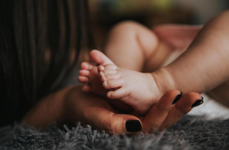 Ilustrasi ibu dan anak (Pixabay/PublicCo)