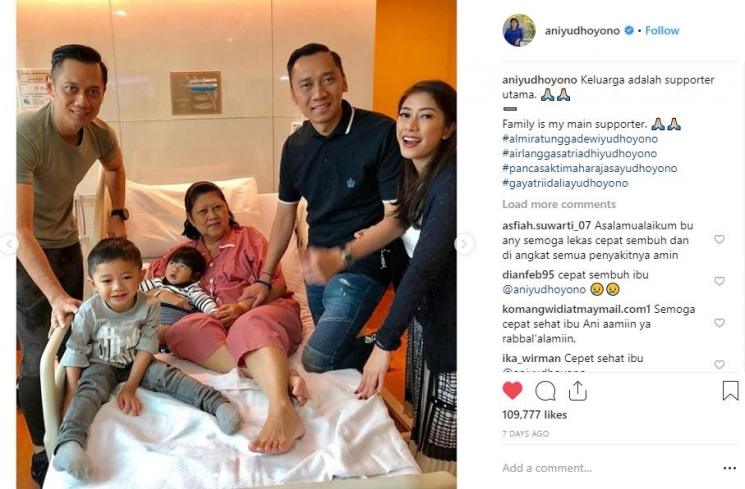 Ibu Ani Yudhoyono bersama anak, menantu, dan cucu. (Instagram/@aniyudhoyono)