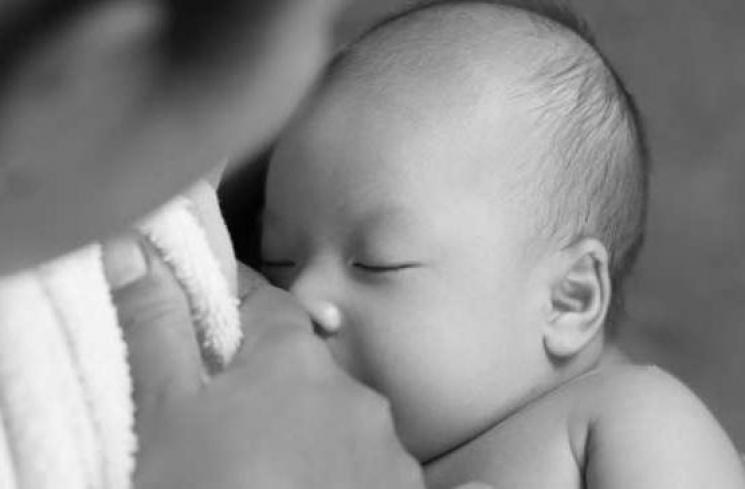 Ilustrasi menyusui bayi - (Shutterstock)