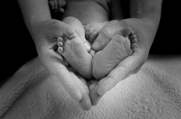 Ilustrasi bayi dan ayahnya (Pixabay/one_life)