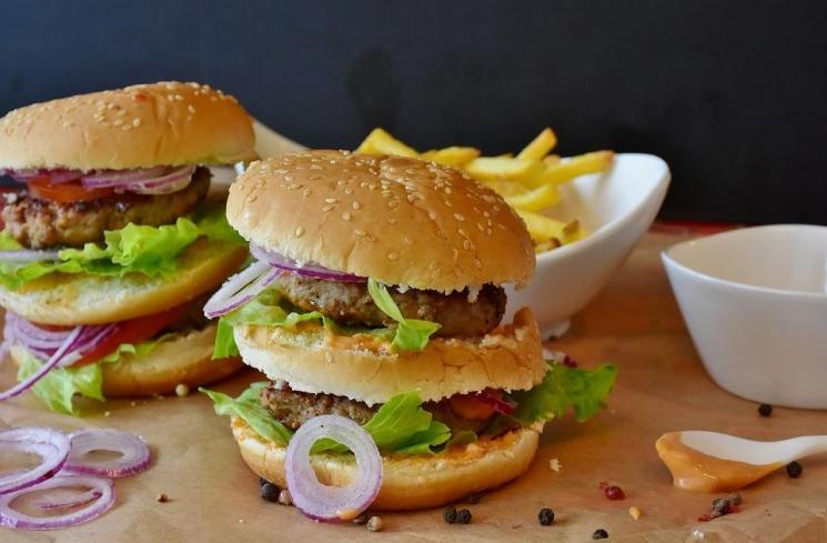 Pria ini Nyaris Buta Karena Selalu Konsumsi Makanan di Luar, Kok Bisa?