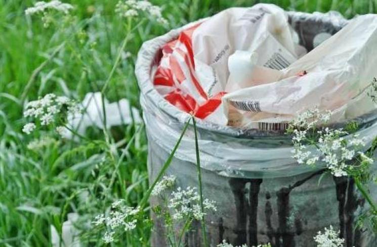 Ilustrasi tempat sampah. (Pixabay/Romi)